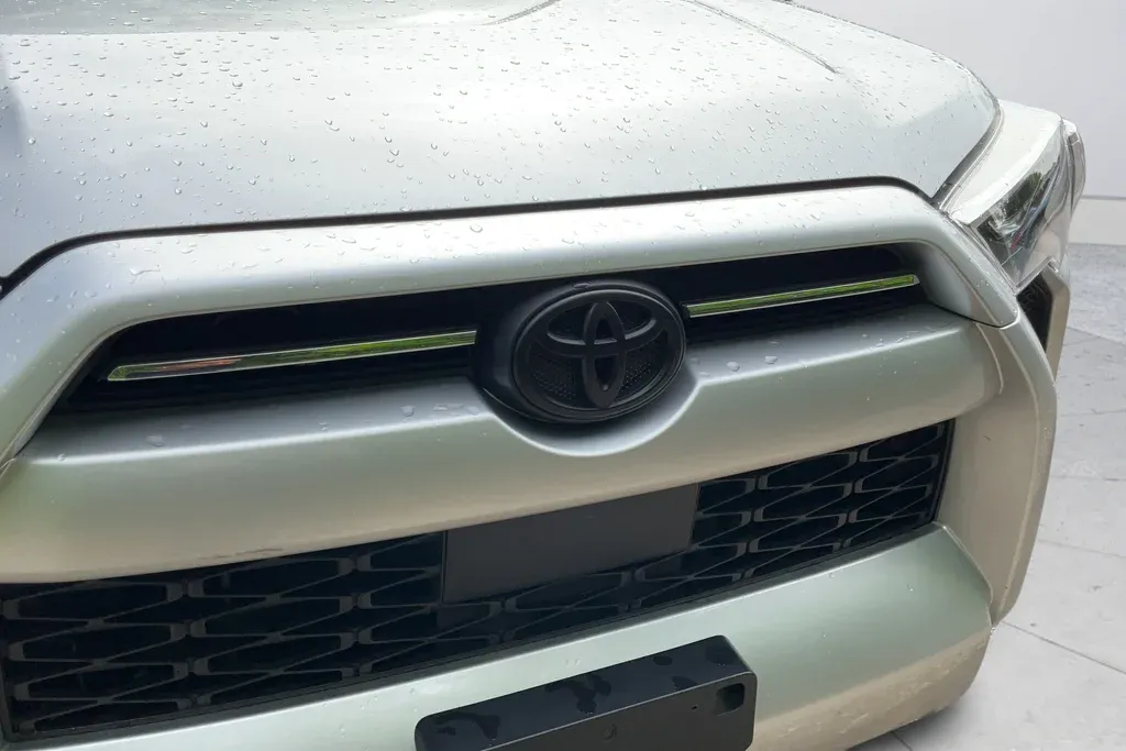 2023 Toyota 4Runner SR5 Premium thumbnail 31