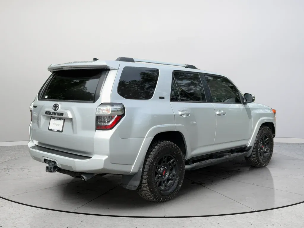 2023 Toyota 4Runner SR5 Premium thumbnail 7