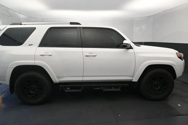 2023 Toyota 4Runner SR5 Premium thumbnail 3