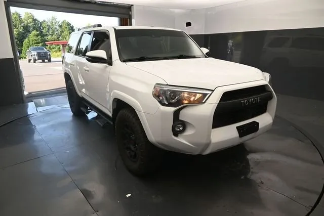 2023 Toyota 4Runner SR5 Premium thumbnail 7