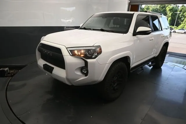 2023 Toyota 4Runner SR5 Premium thumbnail 8