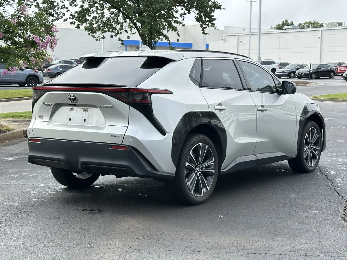 2023 Toyota bZ4X Limited AWD thumbnail 13