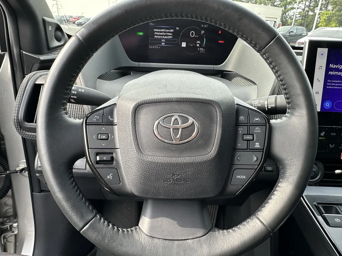 2023 Toyota bZ4X Limited AWD thumbnail 6