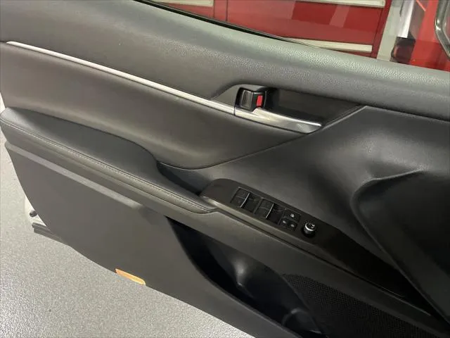 2023 Toyota CAMRY thumbnail 14