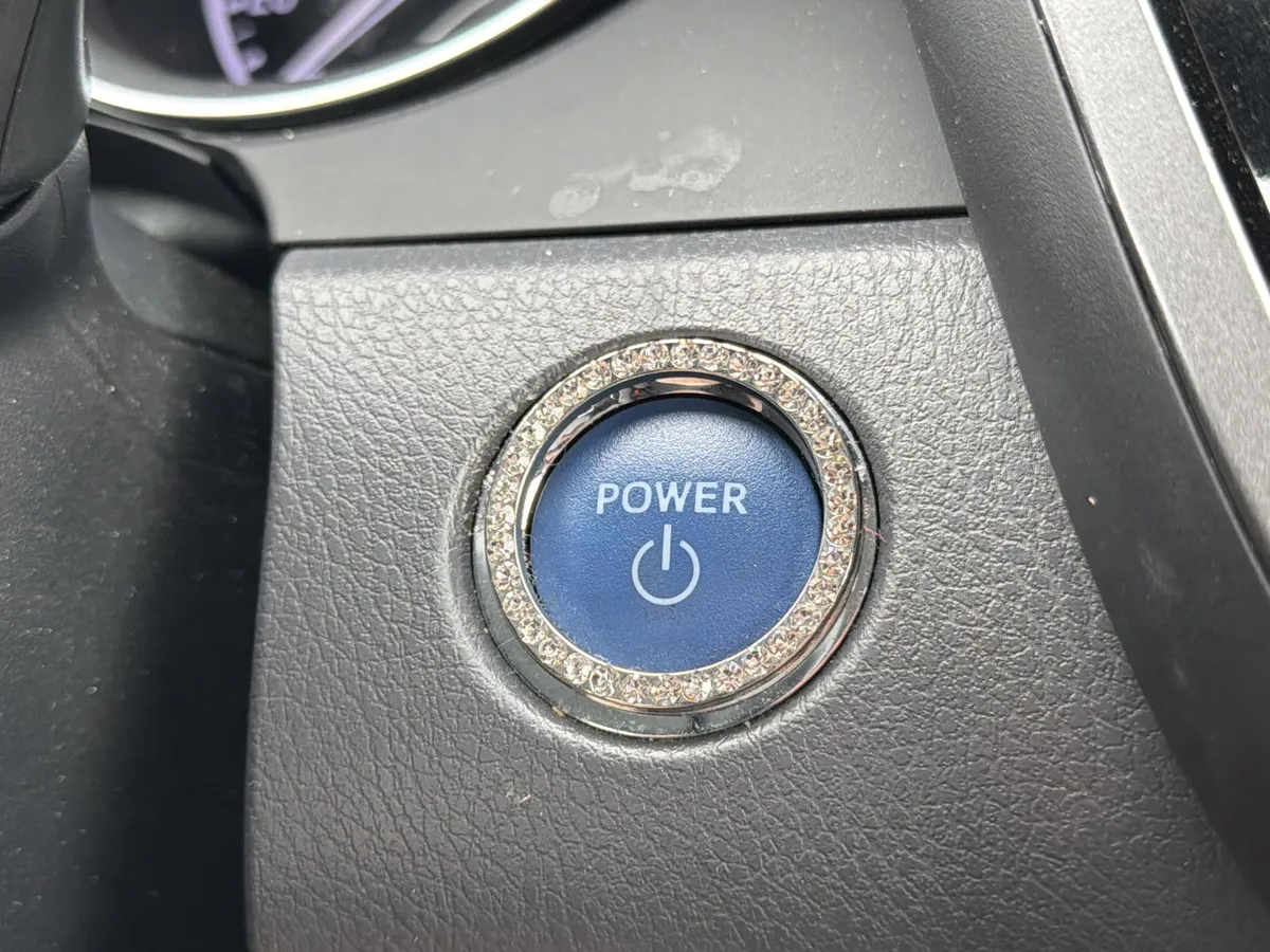 2023 Toyota Camry Hybrid XLE thumbnail 20