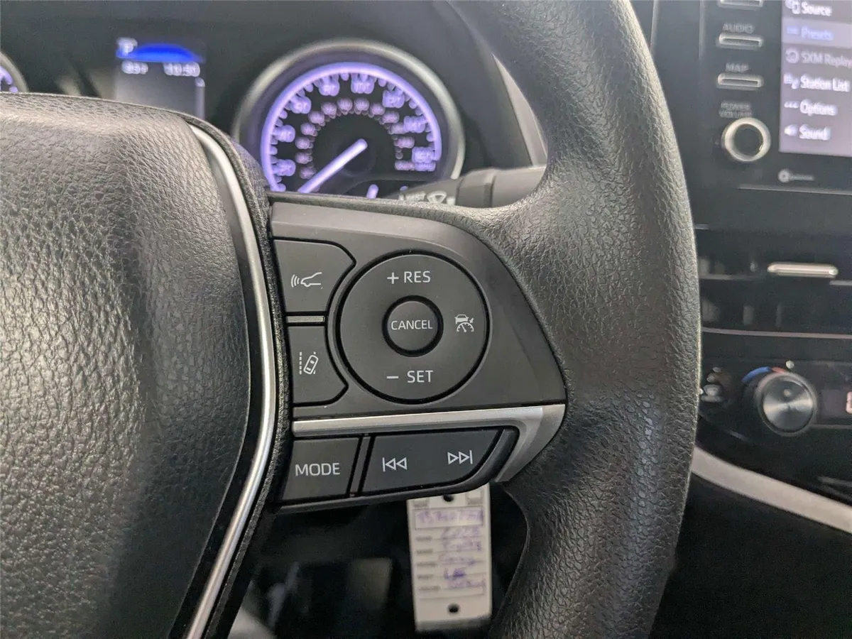 2023 Toyota Camry LE thumbnail 14