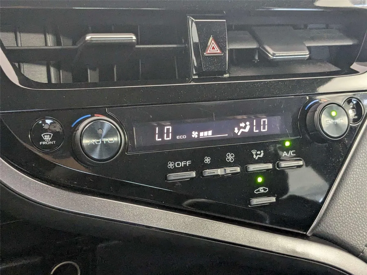 2023 Toyota Camry LE thumbnail 21