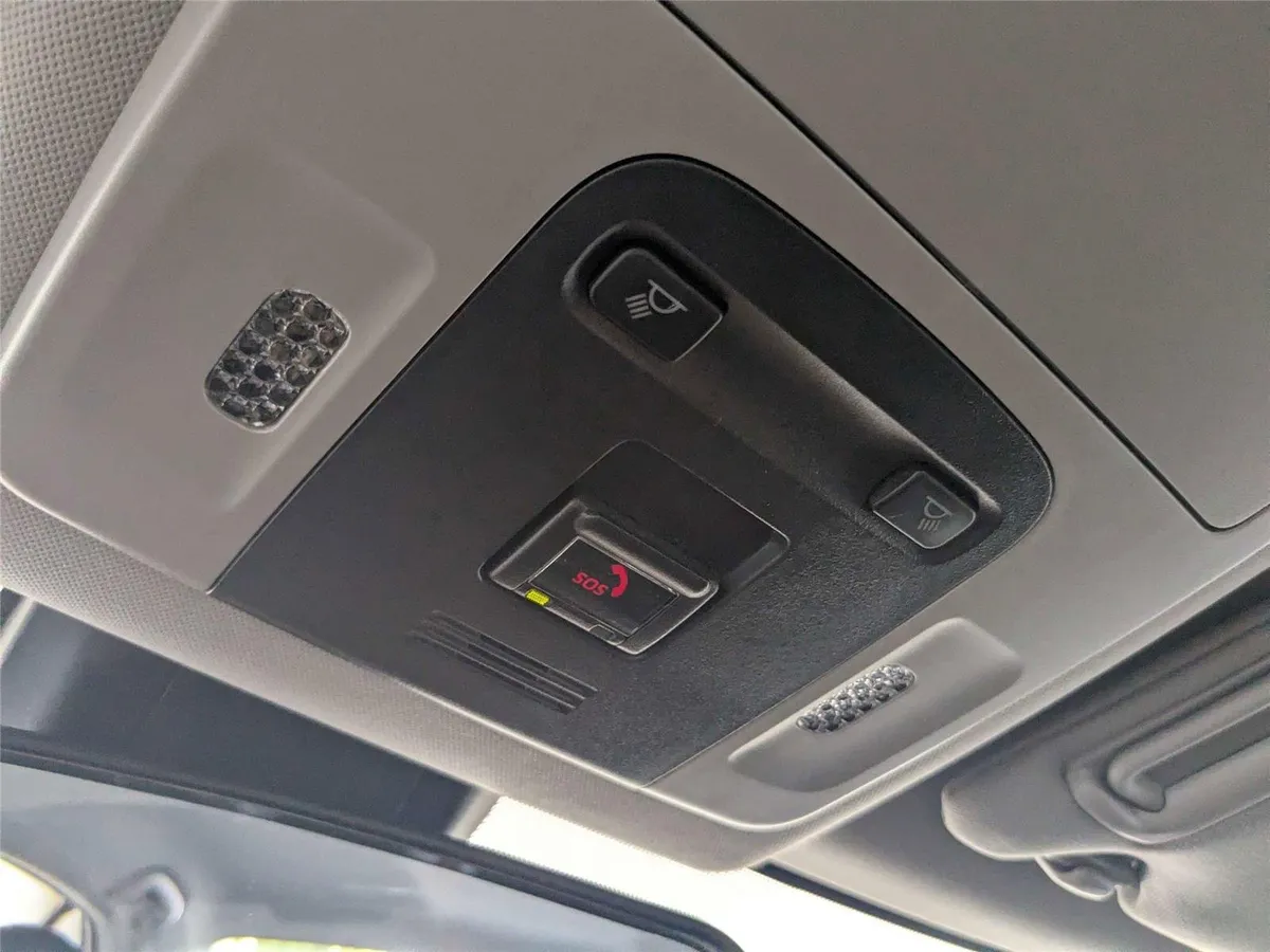 2023 Toyota Camry LE thumbnail 25