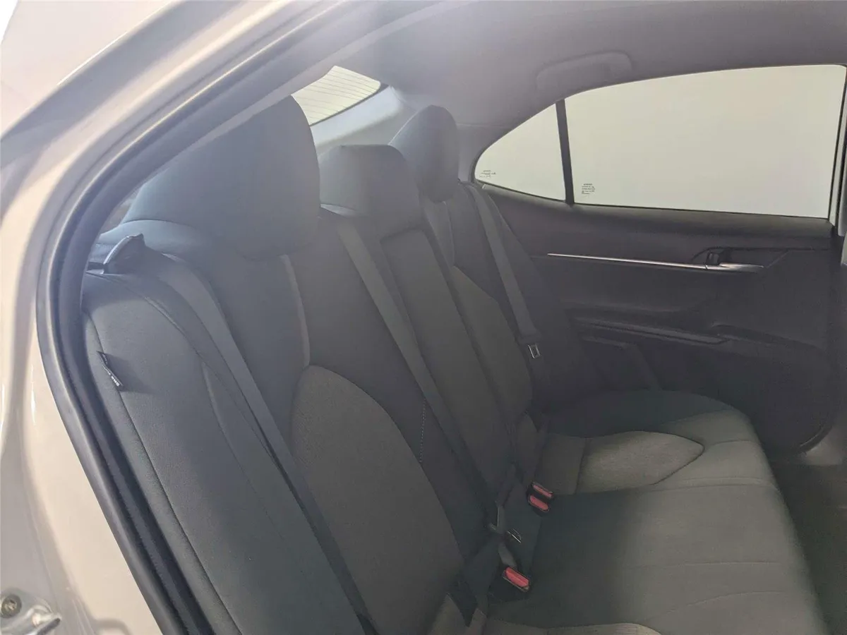 2023 Toyota Camry LE thumbnail 26