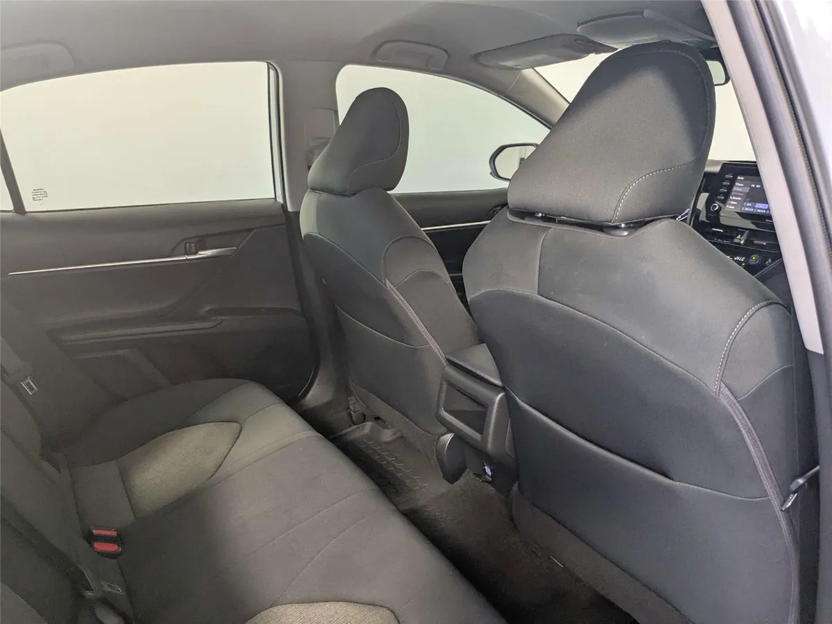 2023 Toyota Camry LE thumbnail 28