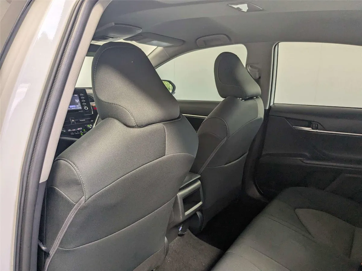 2023 Toyota Camry LE thumbnail 35