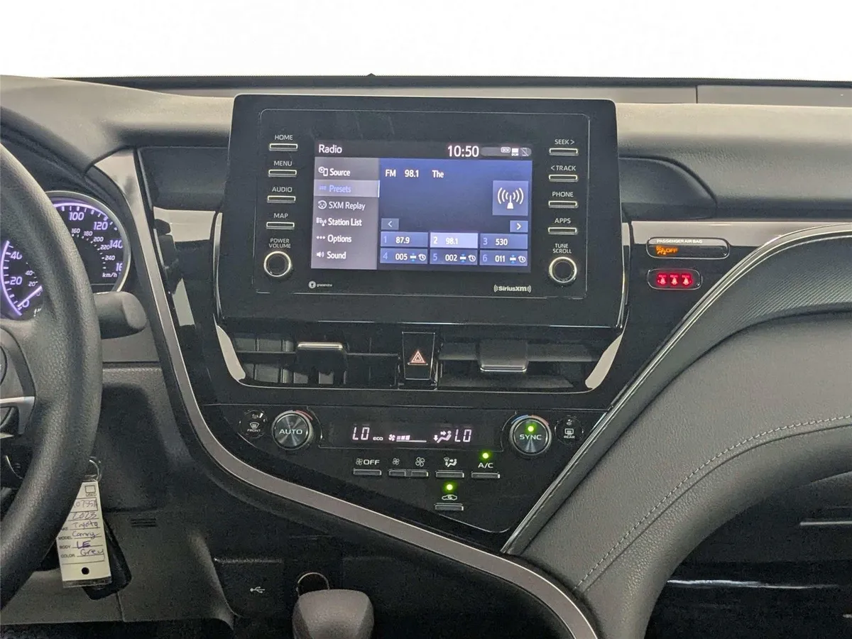 2023 Toyota Camry LE thumbnail 39