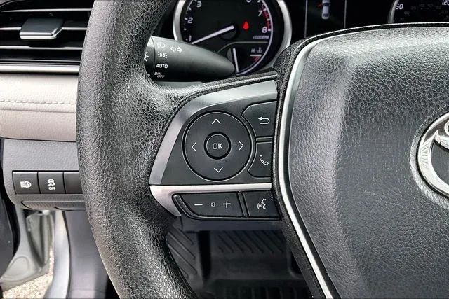 2023 Toyota Camry LE thumbnail 10