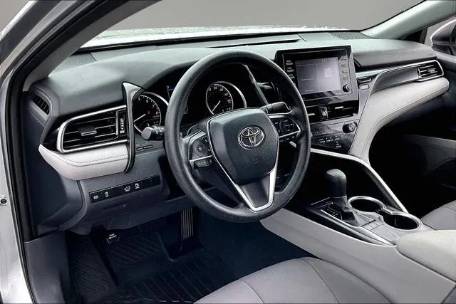 2023 Toyota Camry LE thumbnail 14