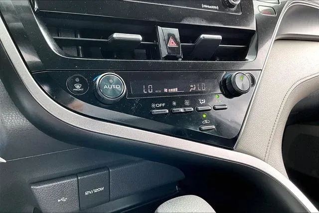2023 Toyota Camry LE thumbnail 23