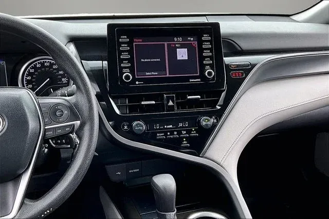 2023 Toyota Camry LE thumbnail 9