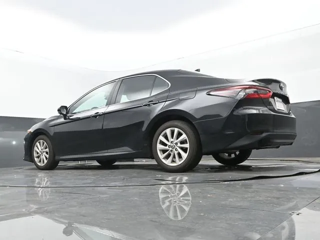 2023 Toyota Camry LE thumbnail 10