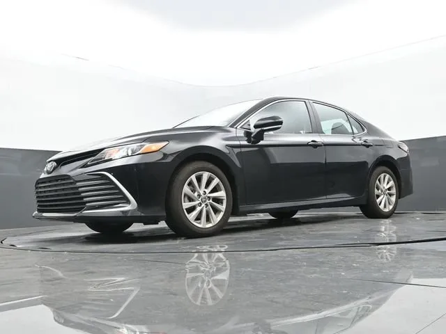 2023 Toyota Camry LE thumbnail 12