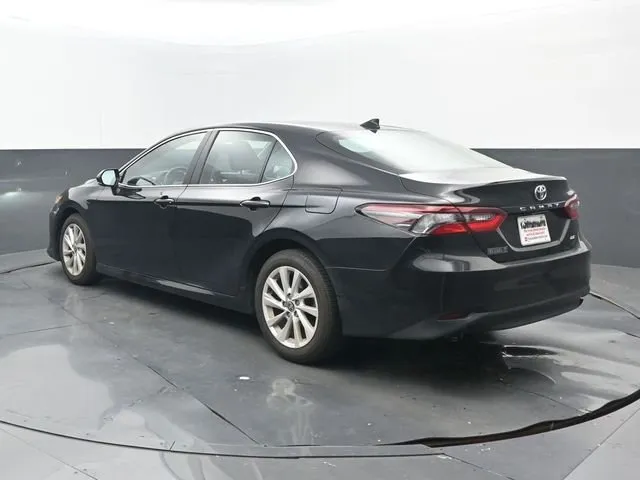 2023 Toyota Camry LE thumbnail 3