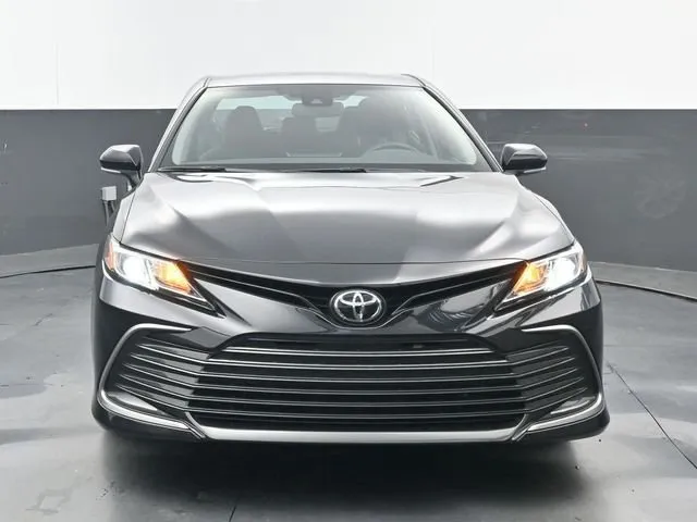 2023 Toyota Camry LE thumbnail 5