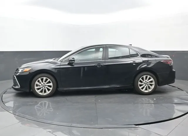 2023 Toyota Camry LE thumbnail 7