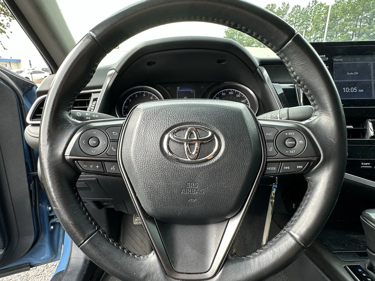 2023 Toyota Camry SE Auto thumbnail 6