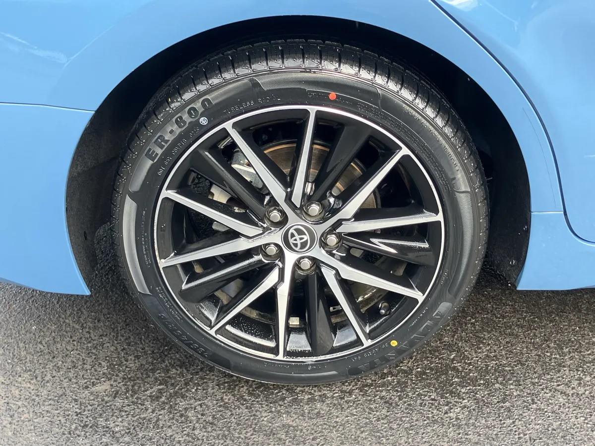2023 Toyota Camry SE Auto thumbnail 13