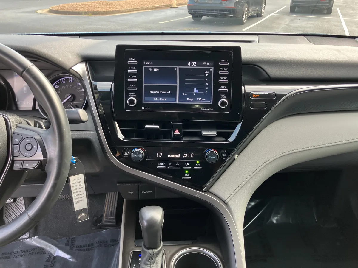 2023 Toyota Camry SE Auto thumbnail 25