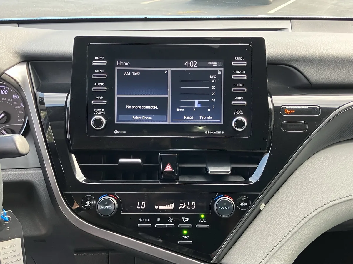 2023 Toyota Camry SE Auto thumbnail 26