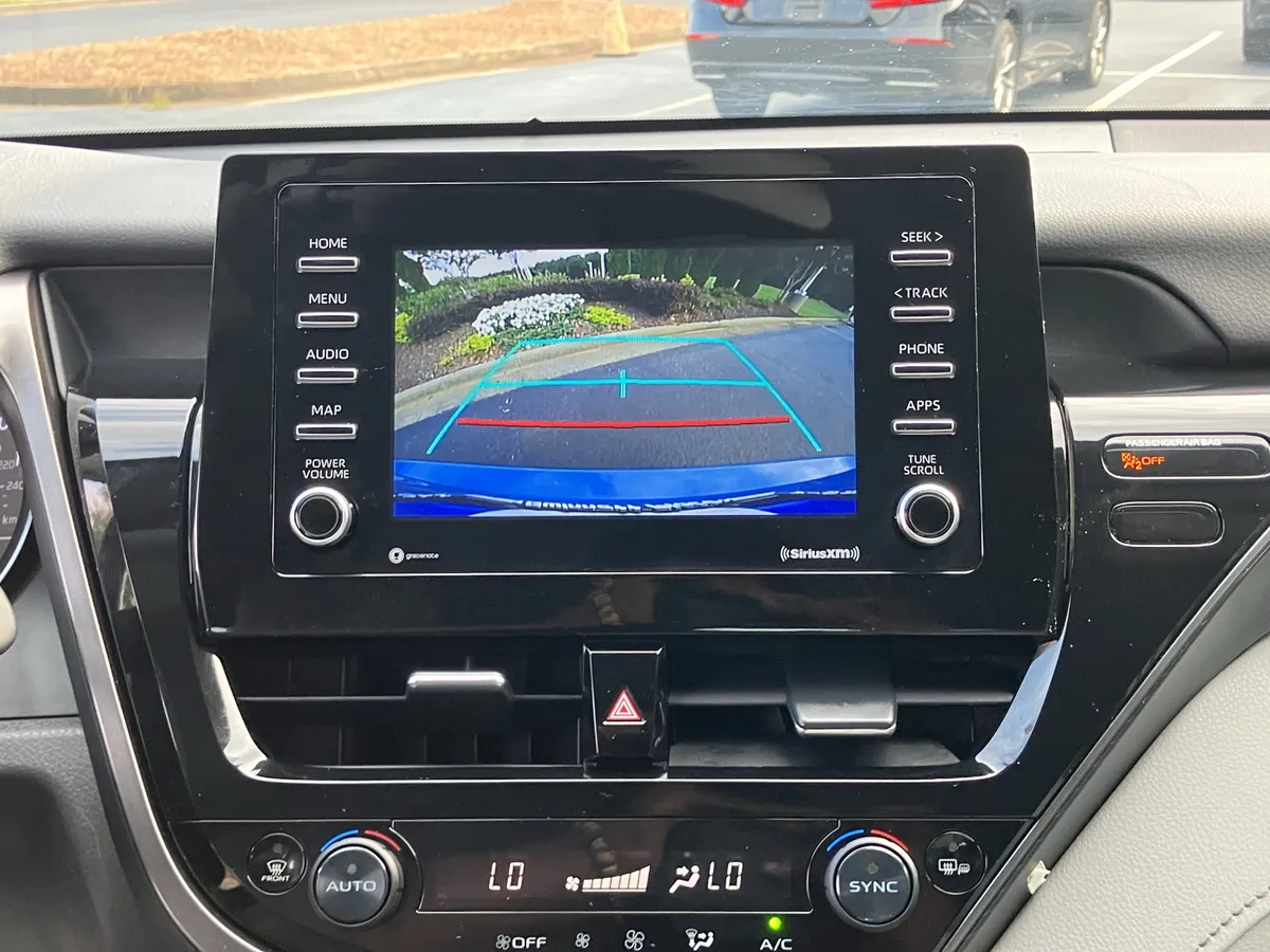2023 Toyota Camry SE Auto thumbnail 27