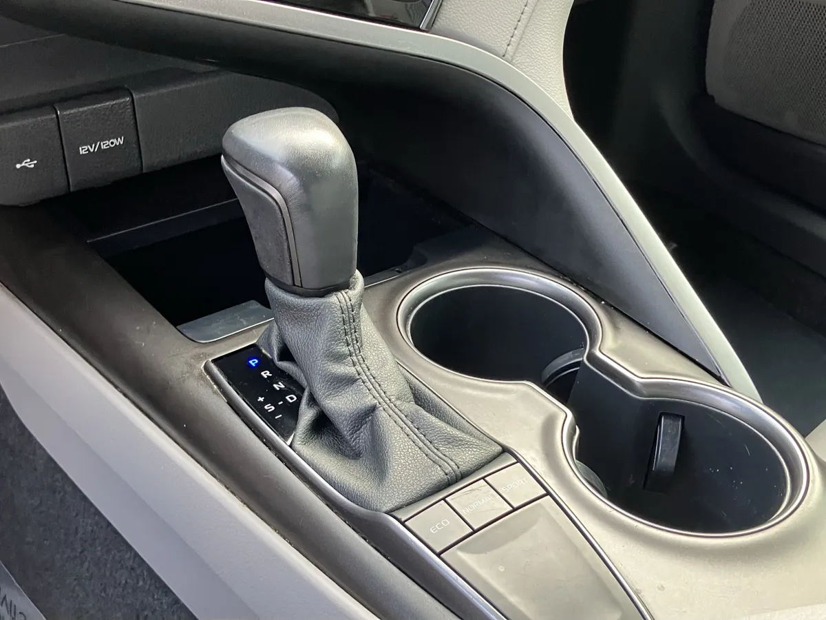 2023 Toyota Camry SE Auto thumbnail 28