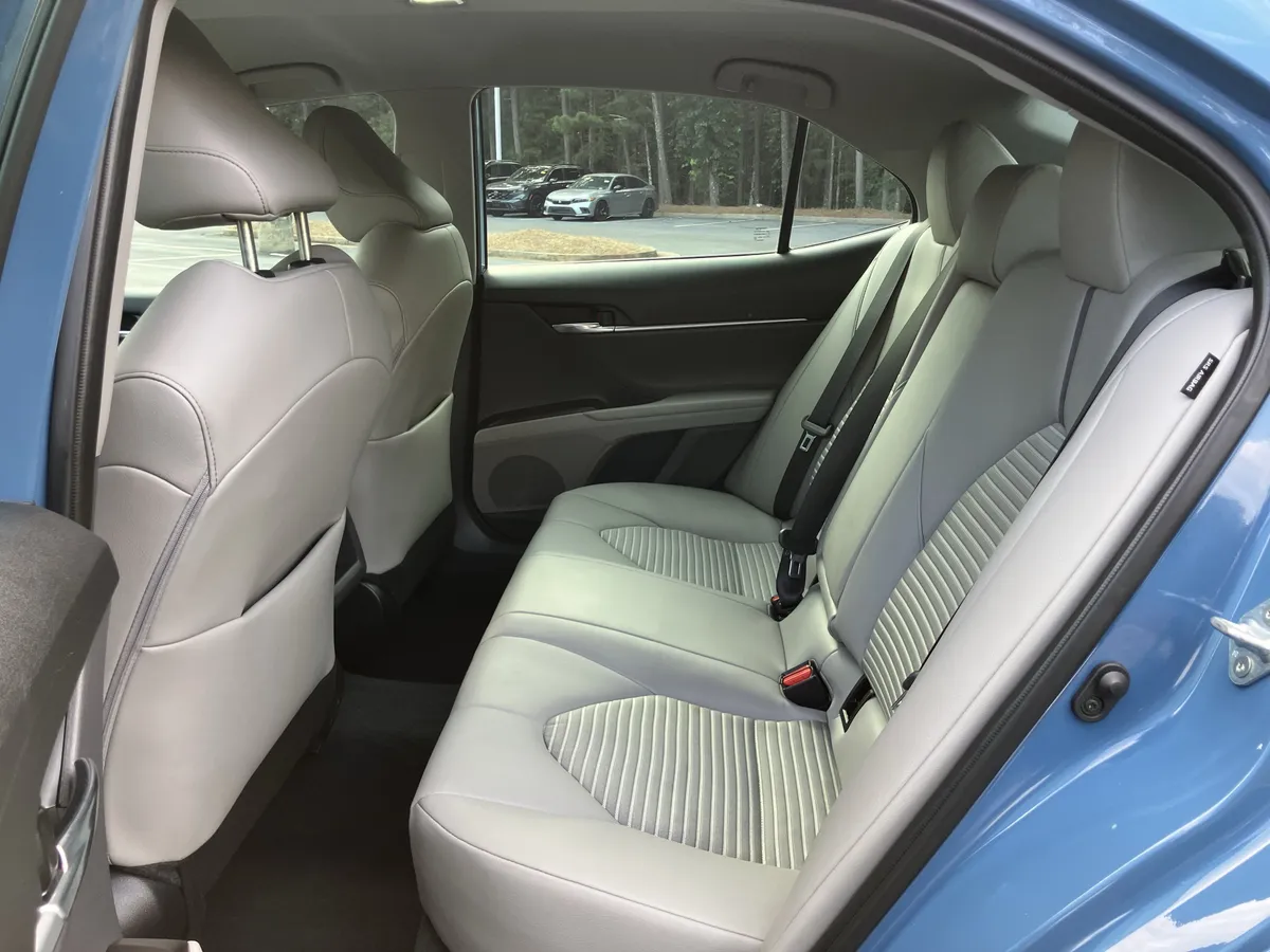 2023 Toyota Camry SE Auto thumbnail 31