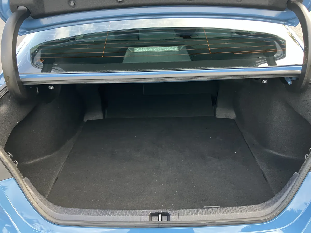 2023 Toyota Camry SE Auto thumbnail 33
