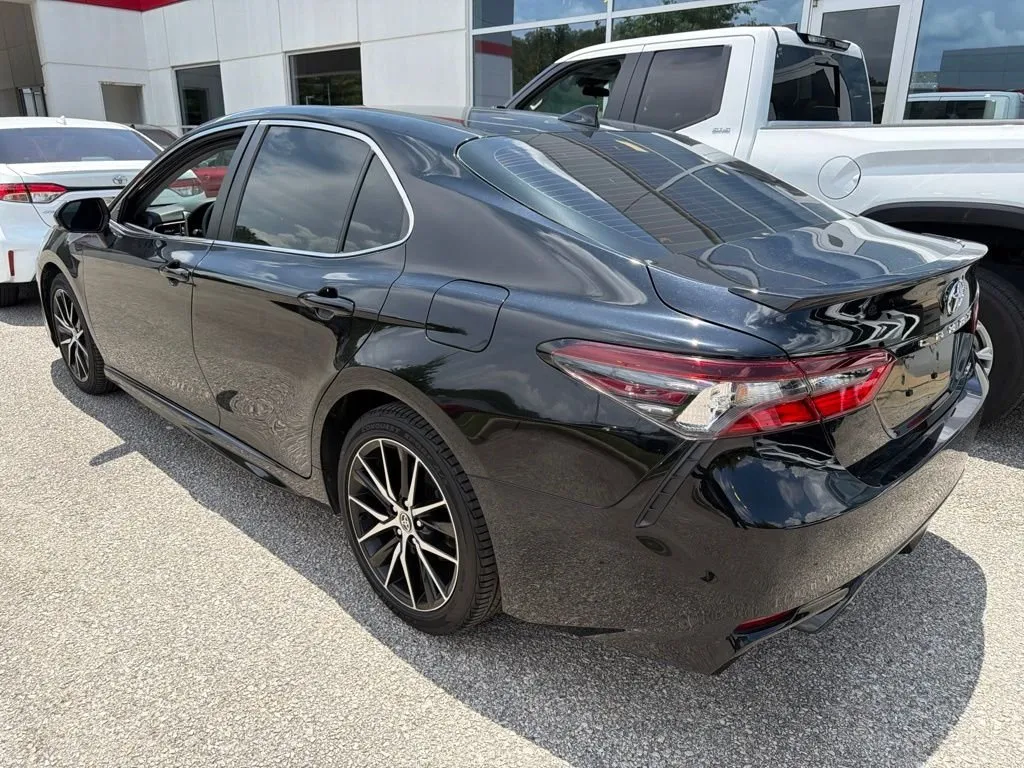 2023 Toyota Camry SE thumbnail 2