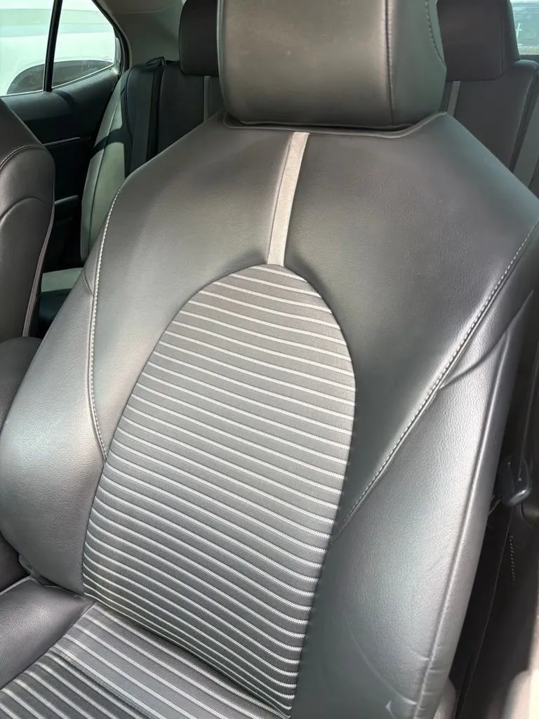 2023 Toyota Camry SE thumbnail 5