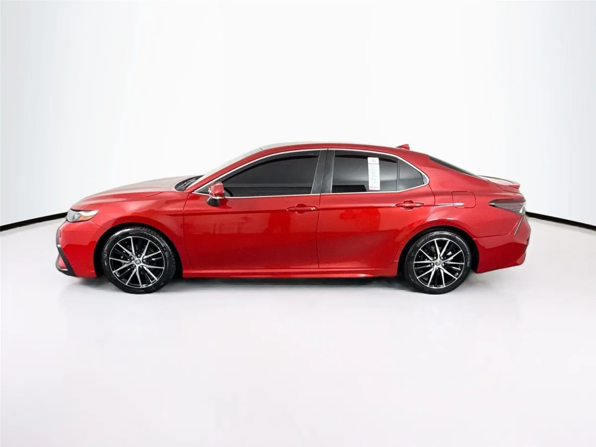 2023 Toyota Camry SE thumbnail 11