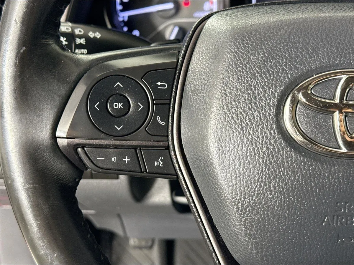 2023 Toyota Camry SE thumbnail 15