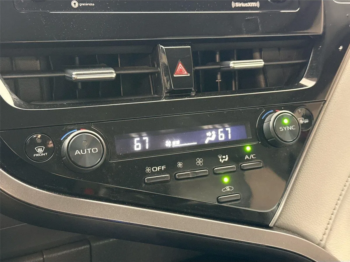 2023 Toyota Camry SE thumbnail 21