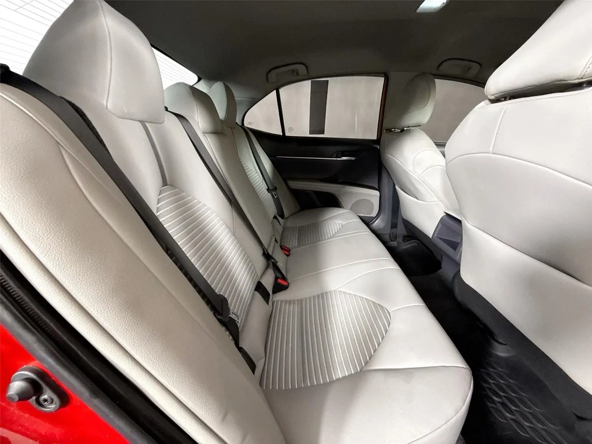 2023 Toyota Camry SE thumbnail 33