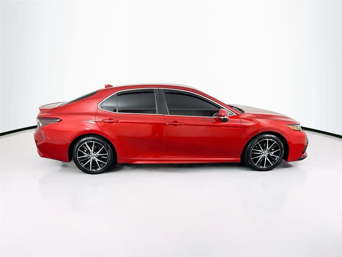 2023 Toyota Camry SE thumbnail 8