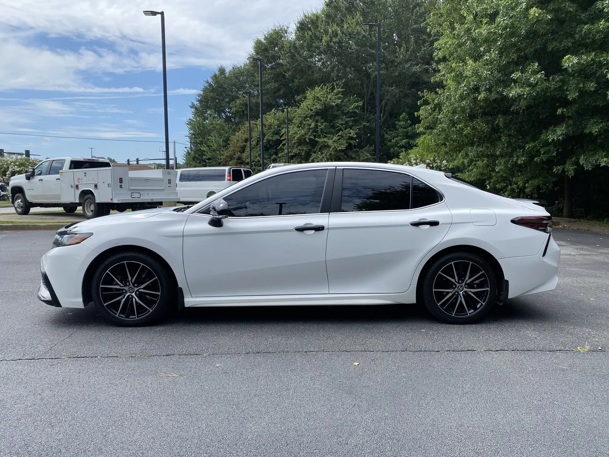 2023 Toyota Camry SE thumbnail 5