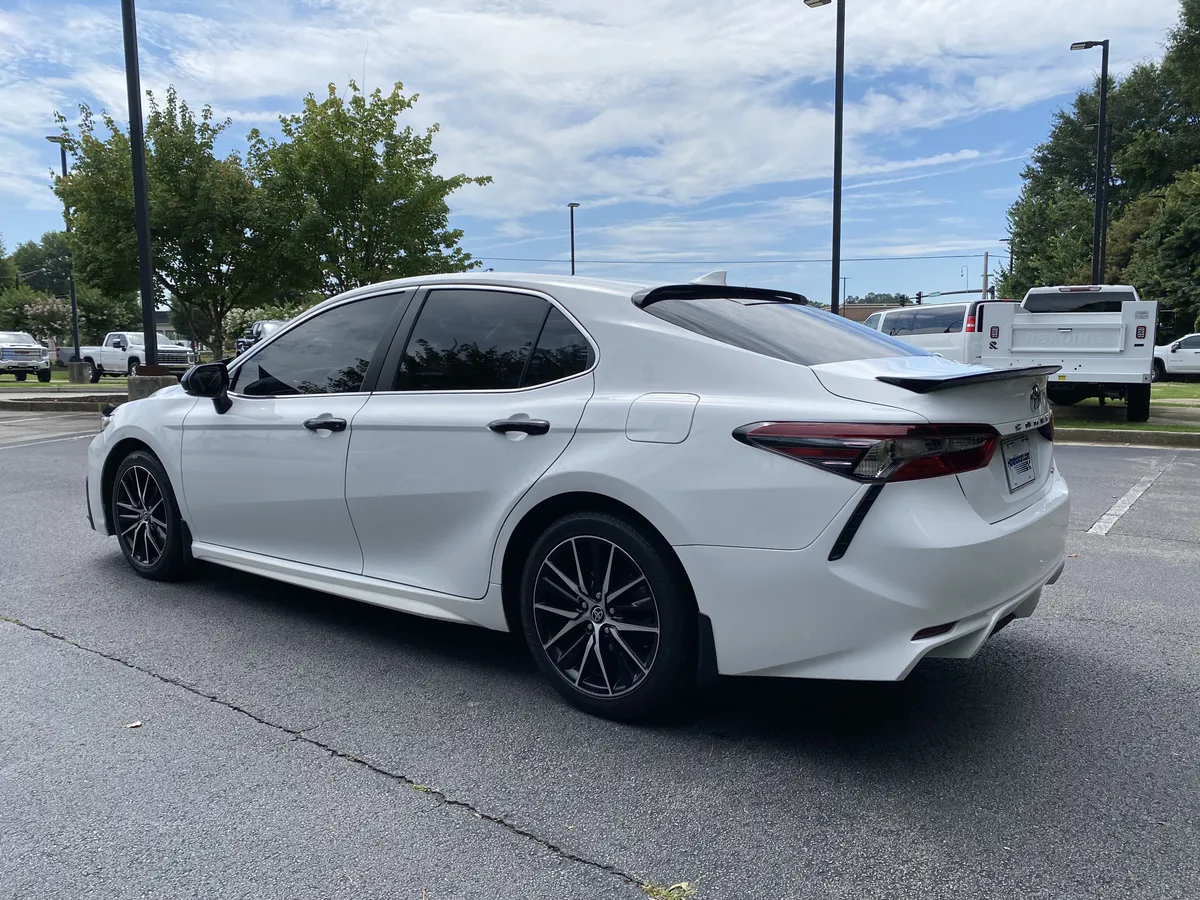 2023 Toyota Camry SE thumbnail 6