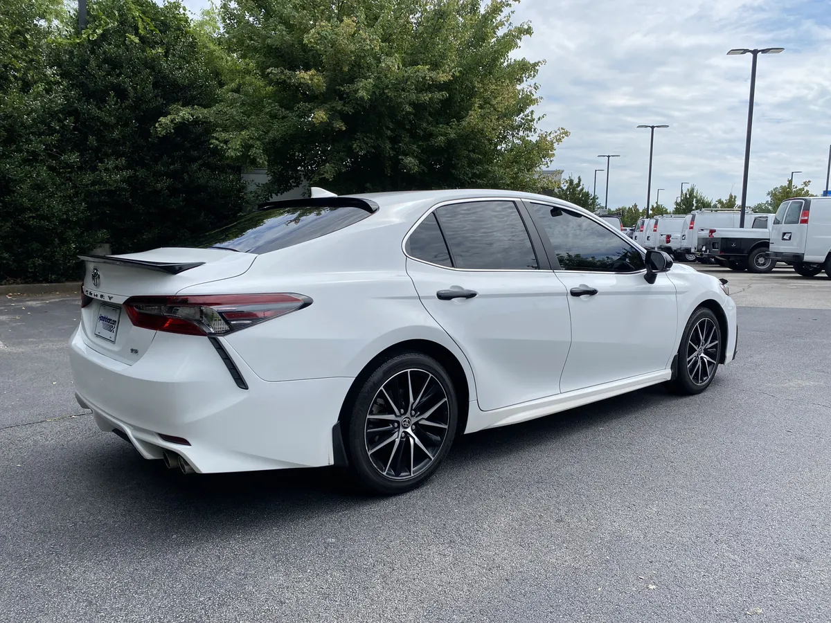 2023 Toyota Camry SE thumbnail 8