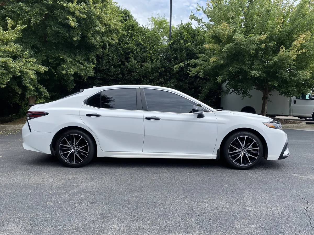 2023 Toyota Camry SE thumbnail 9