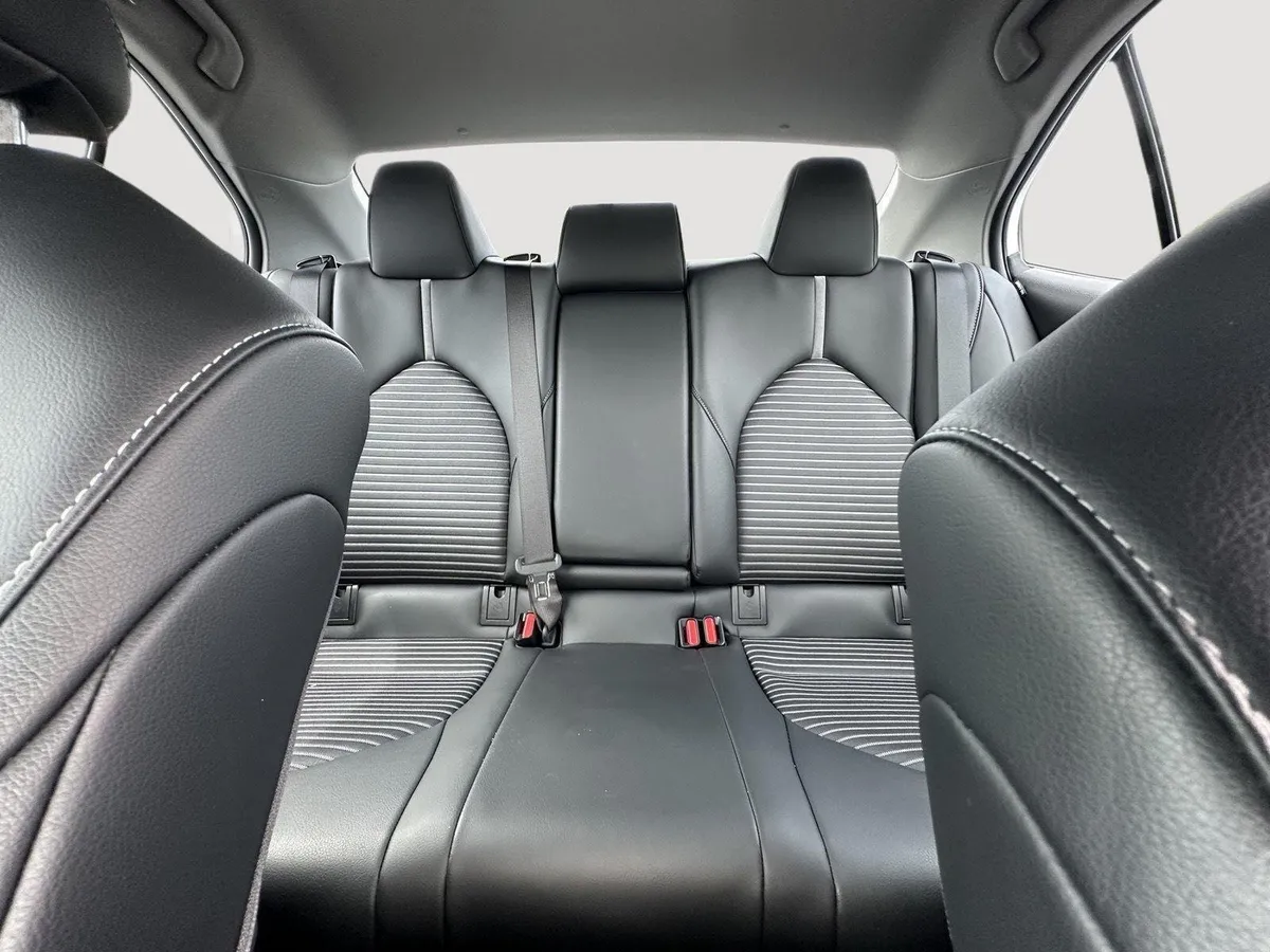 2023 Toyota Camry SE Nightshade thumbnail 13
