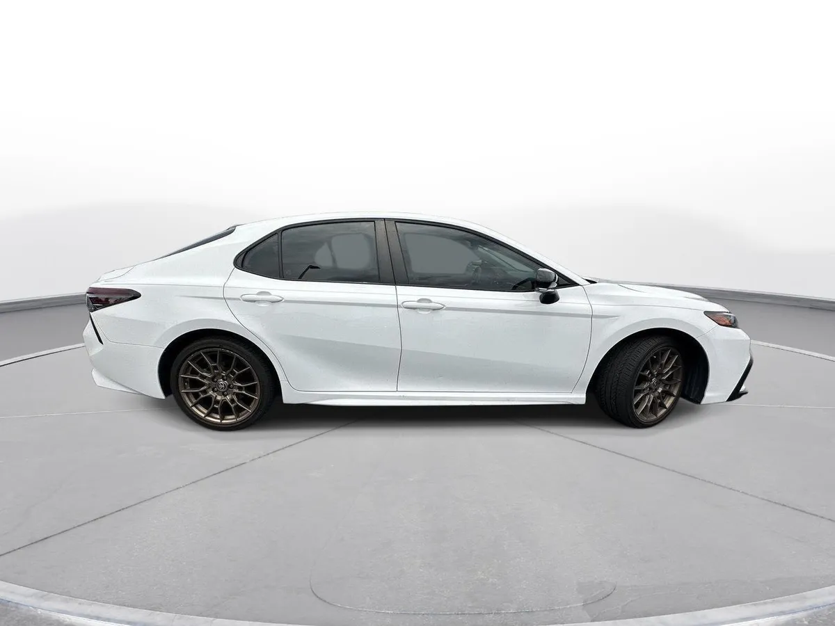 2023 Toyota Camry SE Nightshade thumbnail 5