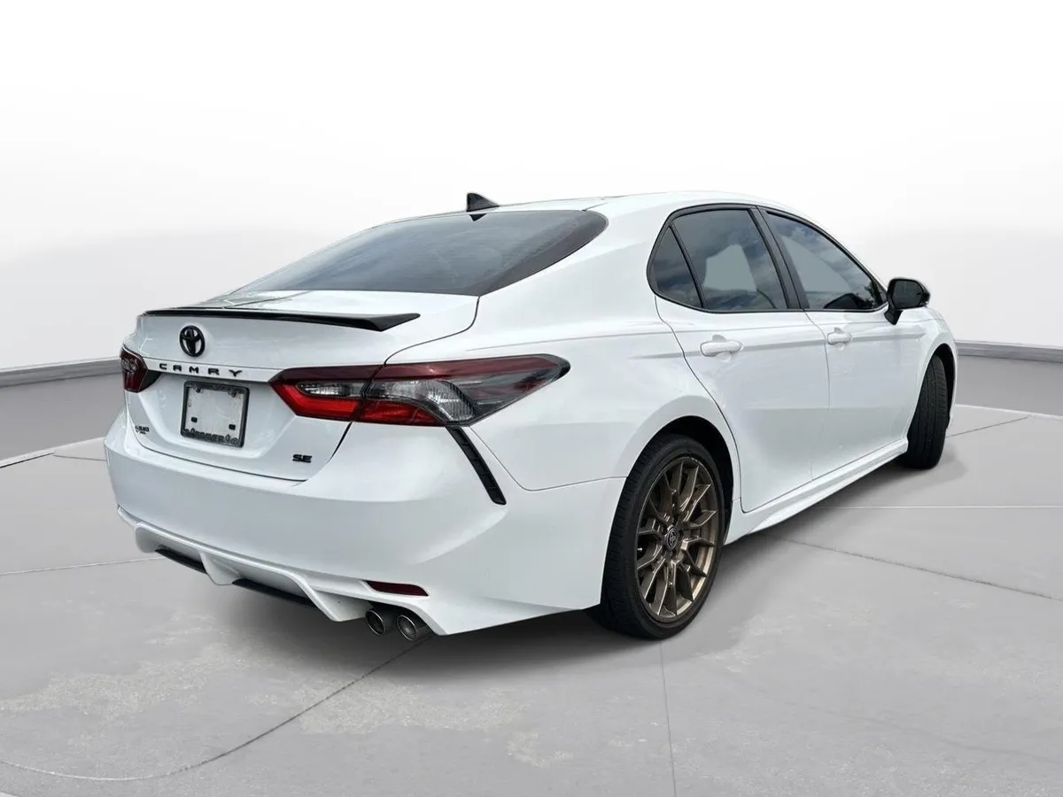 2023 Toyota Camry SE Nightshade thumbnail 6