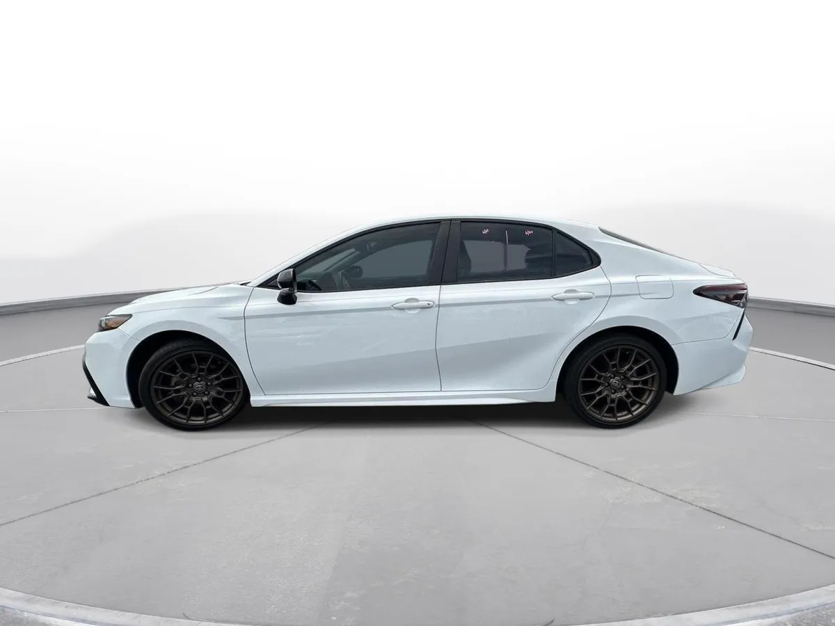 2023 Toyota Camry SE Nightshade thumbnail 9