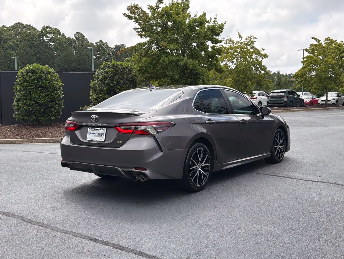 2023 Toyota Camry SE Nightshade thumbnail 2