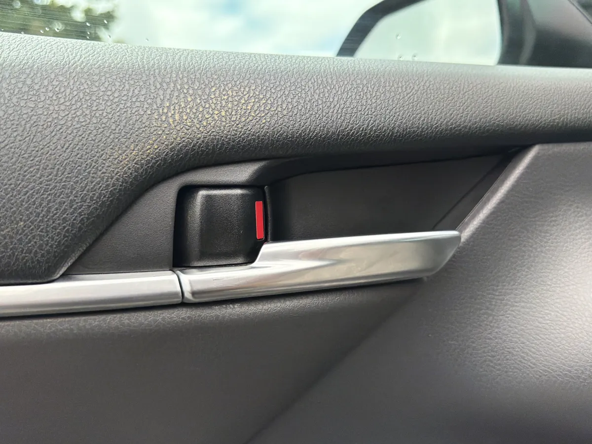 2023 Toyota Camry SE Nightshade thumbnail 24